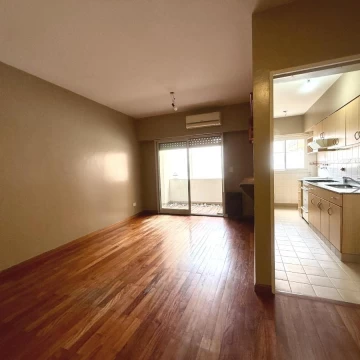 Venta Departamento en Villa Urquiza - Cochera, Luz, Paz, Tranquilidad - Excelente estado