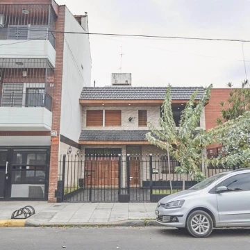 IMPECABLE CASA EN VILLA DEVOTO