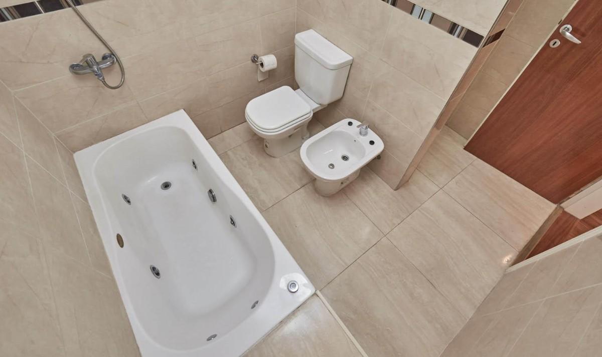 JACUZZI  del BAÑO  de la  SUITE PRINCIPAL