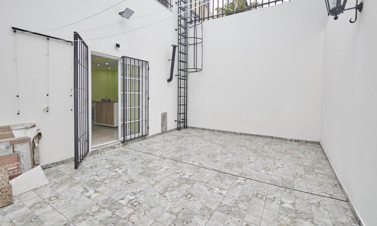PATIO de CONTRAFRENTE