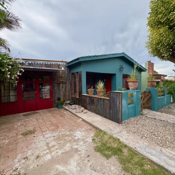 Casa Manto - Delicada, centrica, gas natural, anexo huéspedes