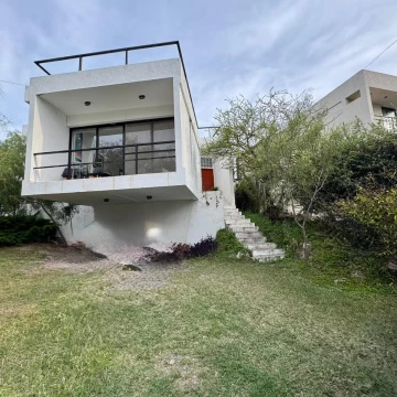VENTA CASA LA ESTANZUELA 3 DORM PILETA APTO CREDITO