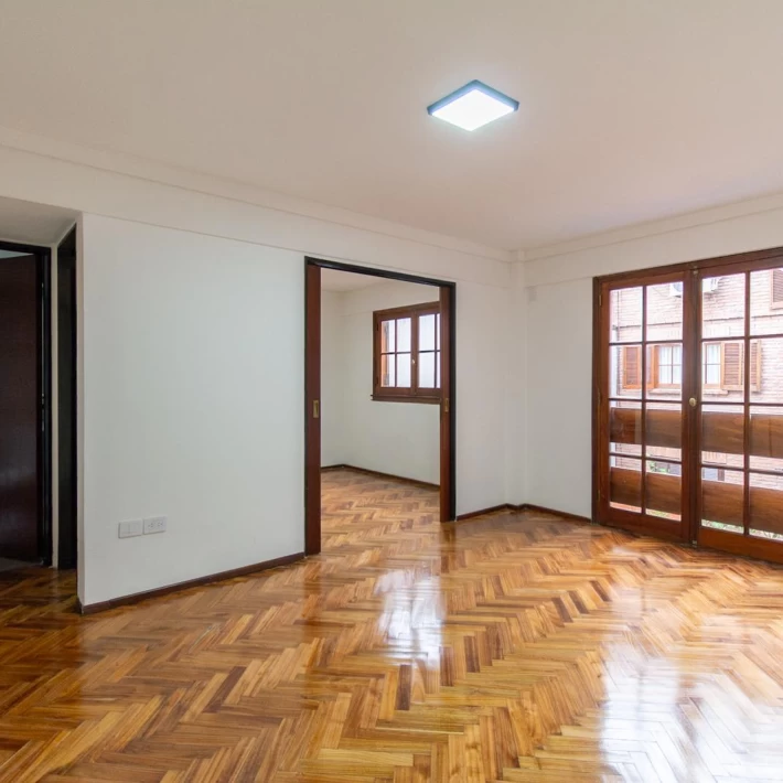 Departamento dos ambientes con cochera,pileta, baulera