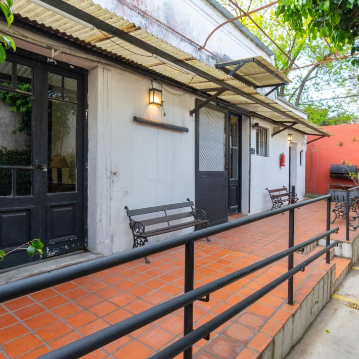 ALQUILER LOCAL COMERCIAL EN CHACARITA.