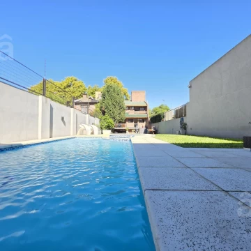 Venta Importante Chalet Zona Hölters! 8 x 55 mts! - Villa Ballester - Cuatro Ambientes.