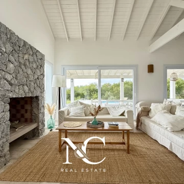 Casa en venta en Costa Esmeralda californiana con doble lote