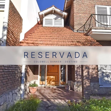 Venta Casa 4 Ambientes Ramos Mejía Parque, pileta y cochera