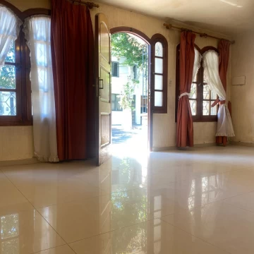 Espectacular Casa MAS Departamento Interno a la Venta en la Sexta Sección Ciudad