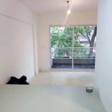 Alquiler monoambiente divisible con balcon al frente en Villa Urquiza
