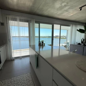 Departamento de 3 ambientes con vista al lago central