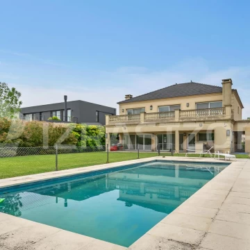 Casa en Las Liebres, 4 dorm, escr, jardin y pileta