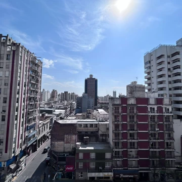 Departamento en Alquiler | 2 Dormitorios | Centro | Luminoso | Terraza Propia con Asador