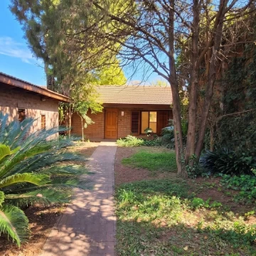VENTA CASA 3AMB COCHERA JARDÍN EZPELETA QUILMES