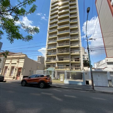 ALQULER DEPTO. 2 AMB. CON COCHERA EN QUILMES