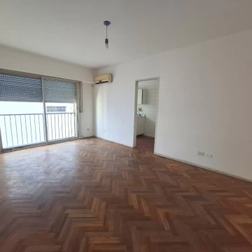 Depto en venta en Recoleta con baulera. Oportunidad!