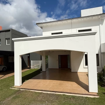 En venta propiedad en La Cuesta - Tres dormitorios + Escritorio en PB 