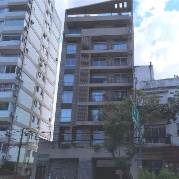 Departamento en alquier de 2 ambientes en Olivos con cochera y balcón, piso 3 frente.