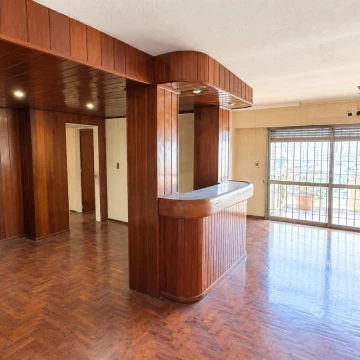 VENTA – Departamento de 4 dormitorios con amplio balcón en el Centro de Córdoba