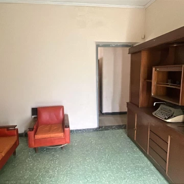 Alquiler casa dos dormitorios y cochera Tucuman 5700