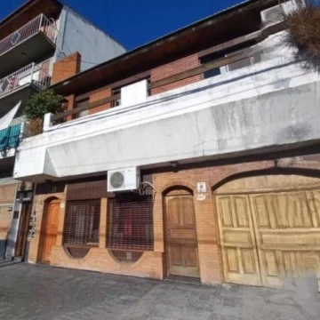 VENTA CASA 4 AMBIENTES EN PLANTA ALTA EN WILDE