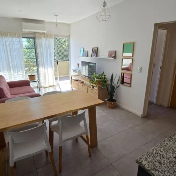 VENTA DEPTO 2 AMB CON BALCON Y COCHERA