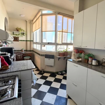 Departamento semipiso en Venta en San Telmo de 5 ambientes, estilo francés 