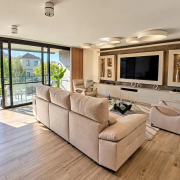 Departamento de Categoría de 3 Dorm. en Greenpark, Valle Escondido