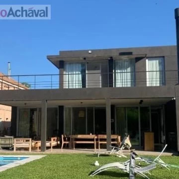 Excelente casa en venta en Barrio Hindú | 3 dormitorios, suite y galería