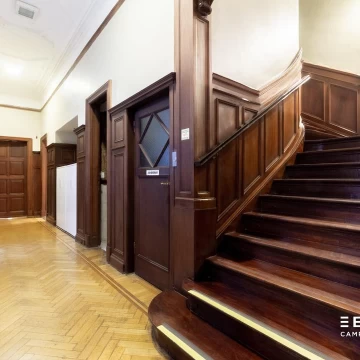Venta Edificio con 20 oficinas y áreas comunes en Recoleta.