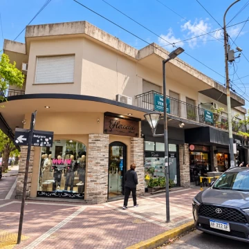 DEPTO 3 AMB BERNAL CENTRO + 2 BALCONES