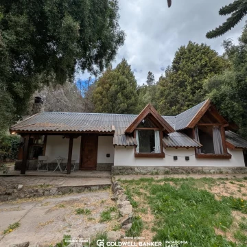 Venta de casa 3 habitaciones, cochera descubierta, patio con parrilla, barrio San Ignacio del Cerro