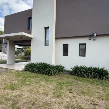 Duplex en ALQUILER de 3 dormitorios en La Cuesta, La Calera