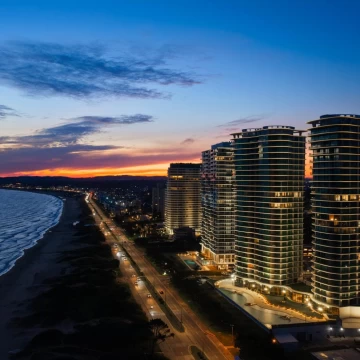 FENDI CHATEU RESIDENSES, EXCLUSIVO DEPARTAMENTO CON VISTA AL MAR, PLAYA MANSA, PUNTA DEL ESTE.