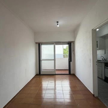 Venta 1 Dormitorio Balcon Escalera