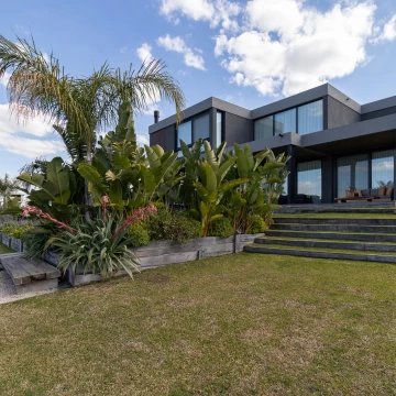 Casa en venta tres suites en Marinas al lago Puertos