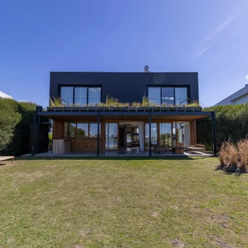 Casa en Venta Costas al lago 3 dormitorios mas escritorio