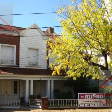 Chalet en Venta sobre Av. de Mayo - Apto todo destino - Ramos Mejia