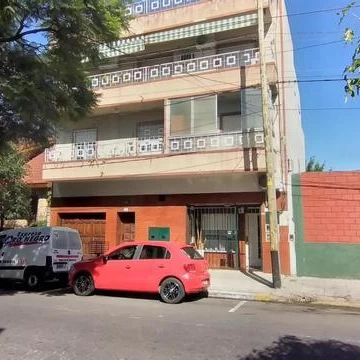 P,h al frente 3 amb con jardin y cochera