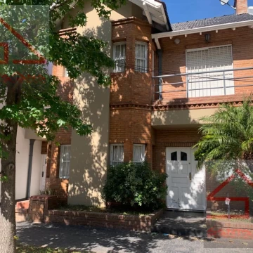 Chalet 5 Amb. en Venta en Haedo
