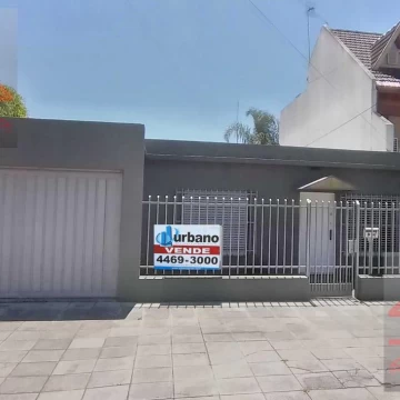 Casa  4 Amb con cochera - Lomas Del Mirador