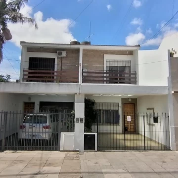 RAMOS SUR - VENTA -DUPLEX 3 AMB CON FONDO