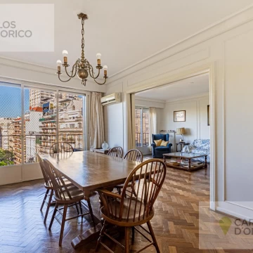 Venta piso de 4 ambientes con cochera en plaza Vicente Lopez Recoleta