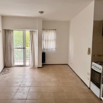 Venta monoambiente escalera con balcón - Luis Agote, Rosario
