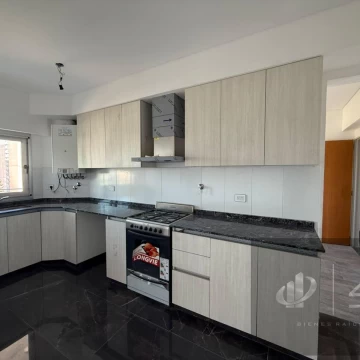 Departamento 3 ambientes con cochera Ramos Mejia Norte, a  estrenar con cochera y piscina