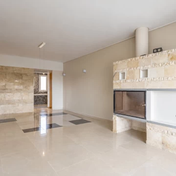 Venta Dpto. Piso de 4 Amb. Balcón aterrazado. Vista abierta. Villa Urquiza. Doble Cochera Cubierta y Privada. Baulera.