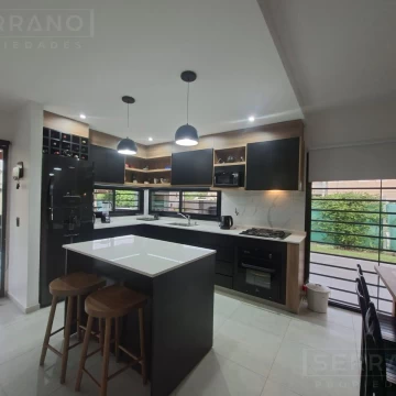 Venta casa moderna 3 ambientes con pileta sobre 706m2, Parque Sakura, Exaltación de la Cruz
