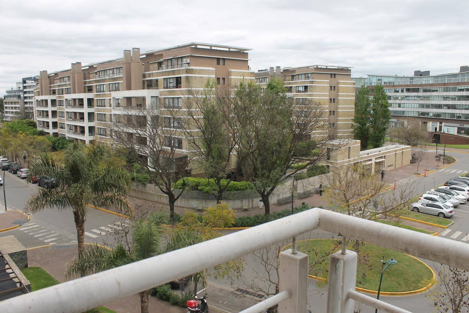 Vista hacia calle del Portal desde el balcón