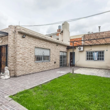 Venta Villa Celina Lote Triple Casa Jardin Taller Cochera