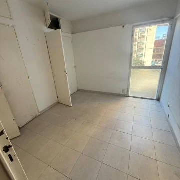 Venta de departamento  de 2 ambientes en  Parque Patricios