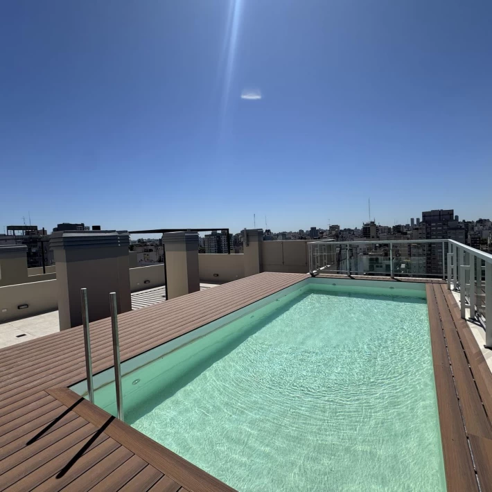 2 AMBIENTES A ESTRENAR EN DÚPLEX - SUITE CON VESTIDOR Y AMENITIES.